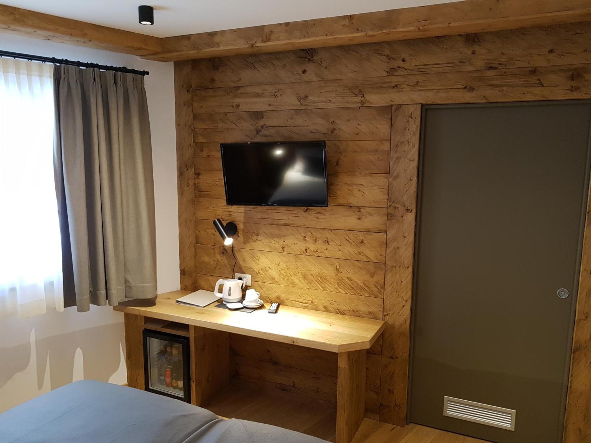 Hotel Vandot Краньска Гора Экстерьер фото